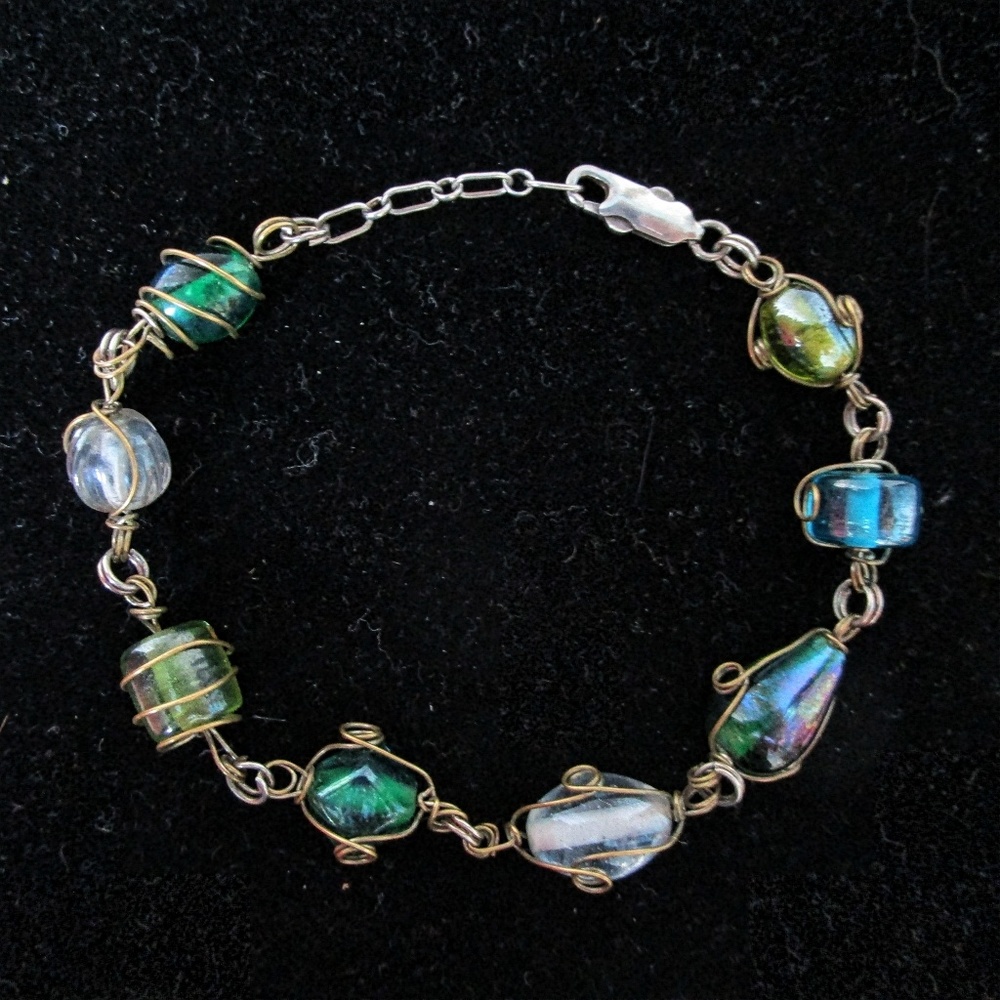Glass bead bracelet